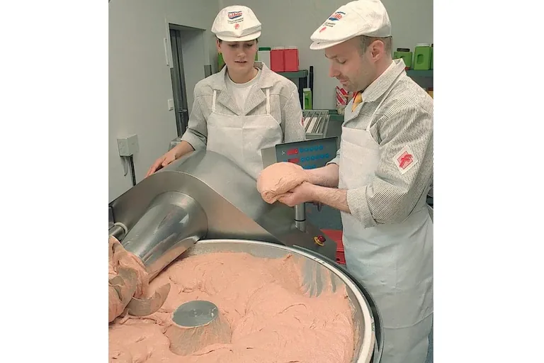 Selbst ausbilden und Bedarf decken