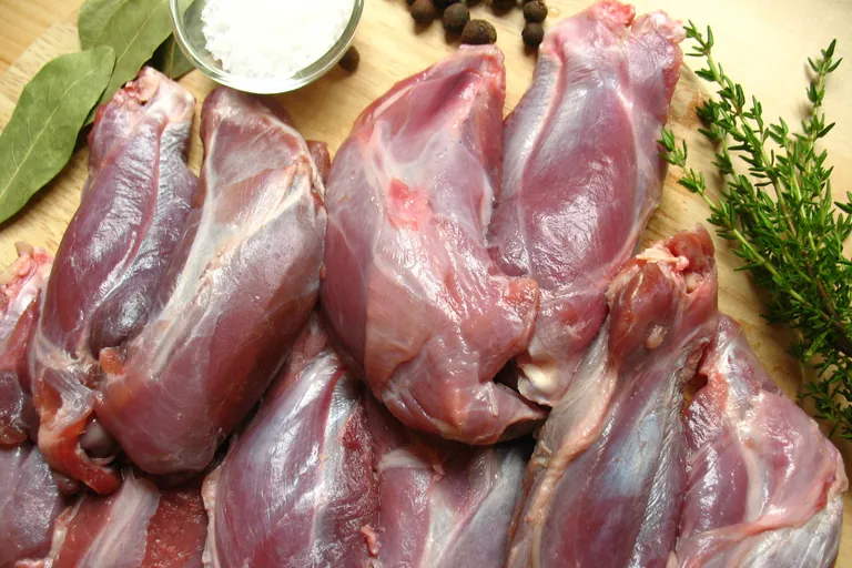 Hasenbraten und zartes Wildkaninchen