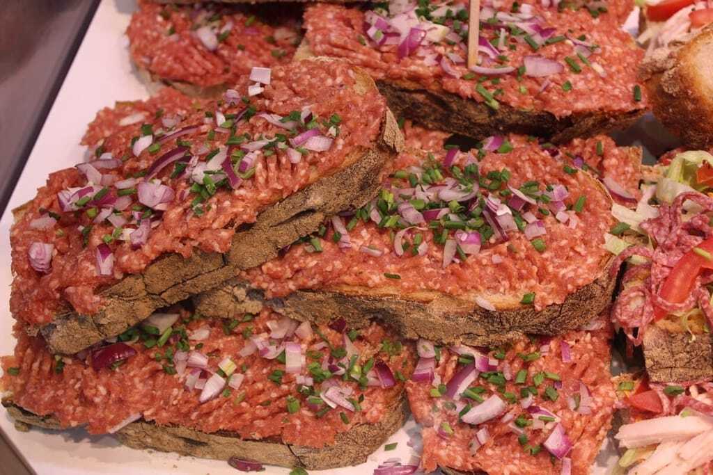 Brot mit Mett - Die Fleischerei