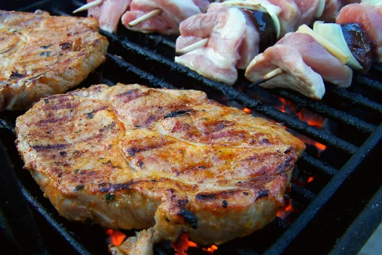 Schweinefleisch auf dem Grill