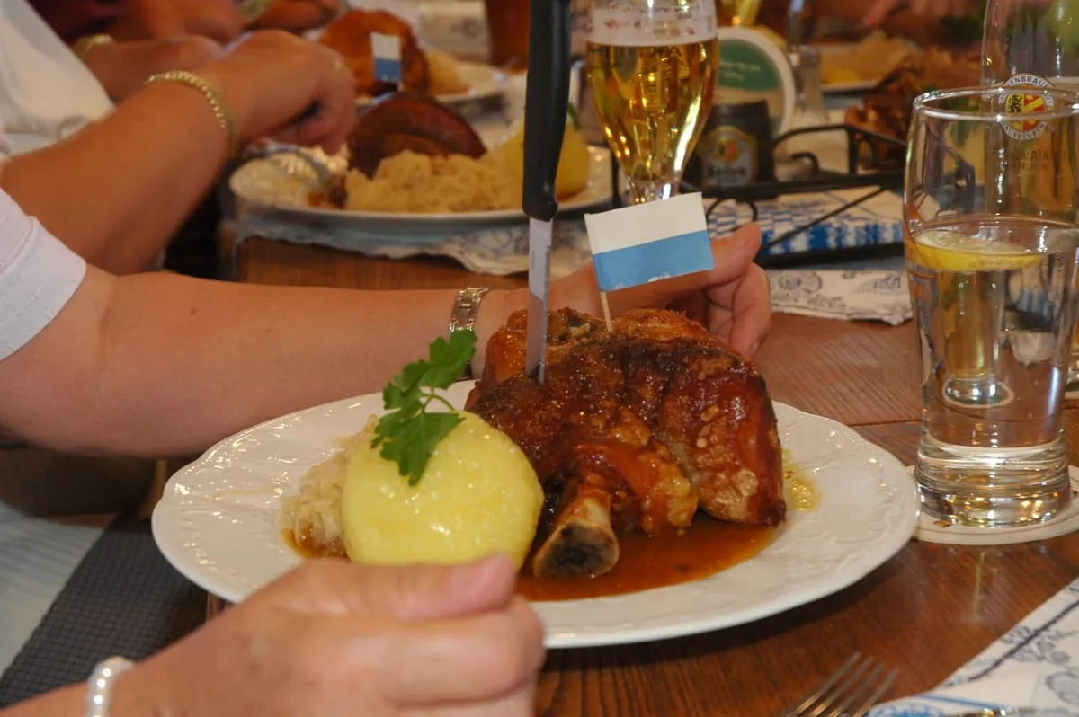 Außer-Haus-Markt: Bundesbürger schätzen Tierwohl und Regionalität