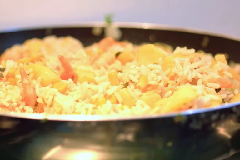 Nasi Goreng: Buntes Reste-Essen aus der Stra&szlig;enk&uuml;che