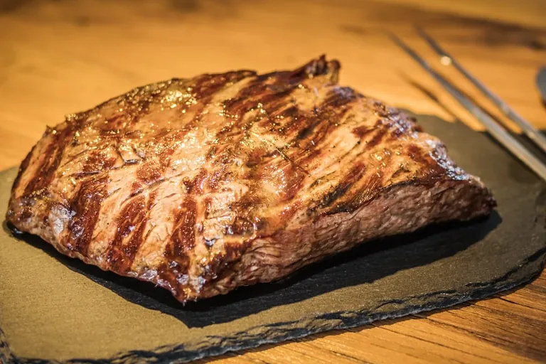 Kundenberatung: So bleibt Fleisch zart