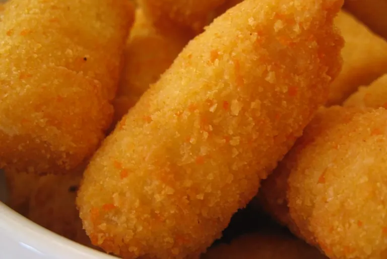 Knuspriger Kartoffelsnack mit weichem Kern