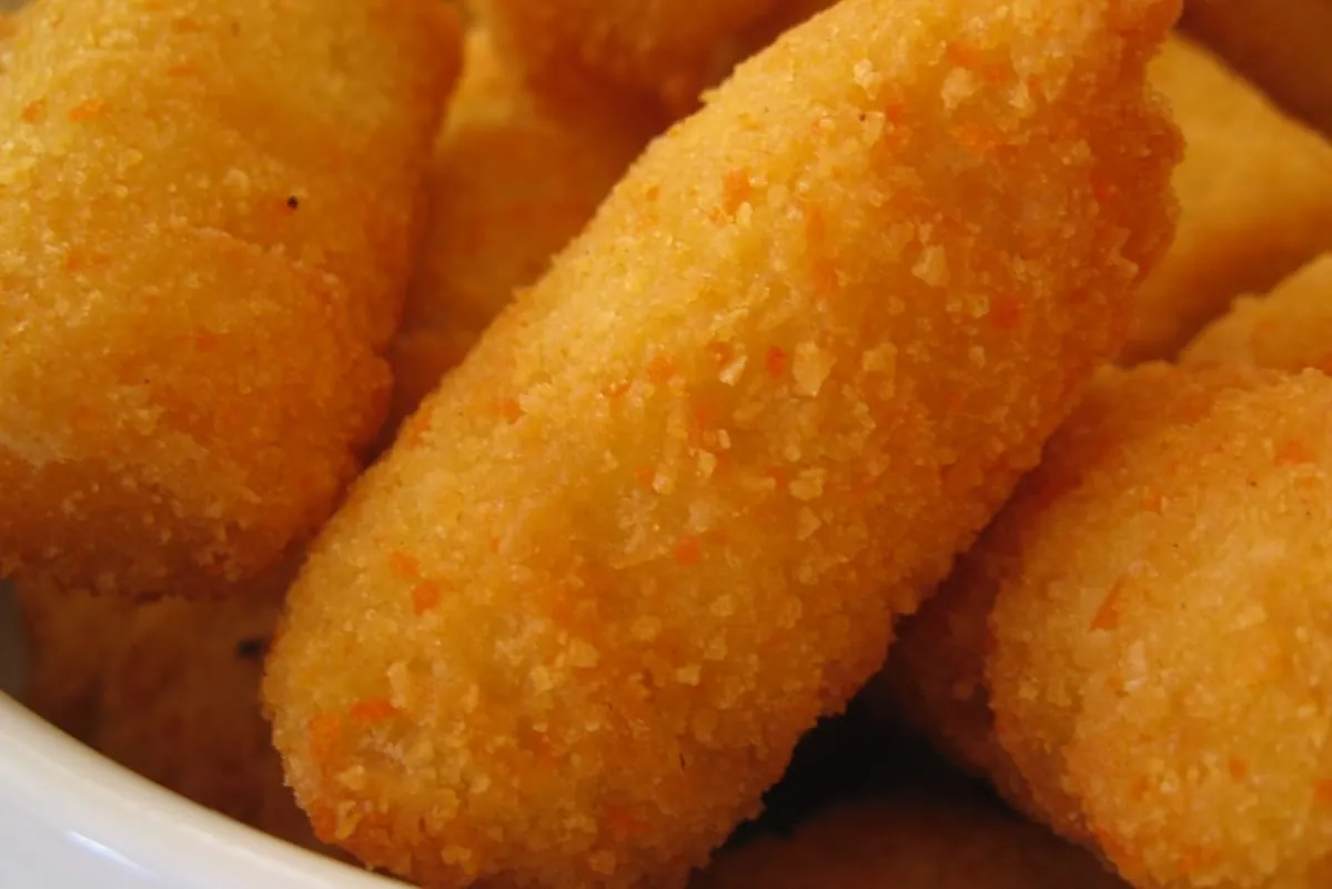 Knuspriger Kartoffelsnack mit weichem Kern