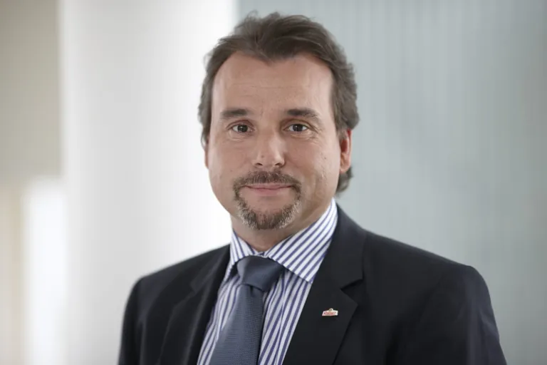 Roland Verdev, Reinert