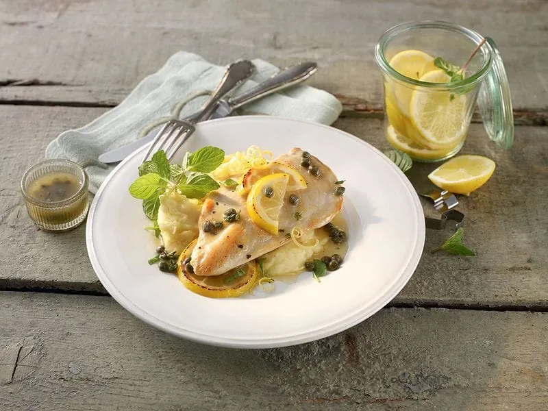 Hähnchenschnitzel mit Zitronen