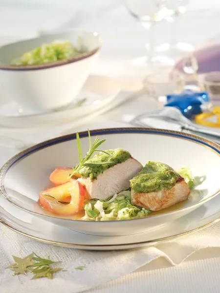 Putensteak mit Kräuterkruste