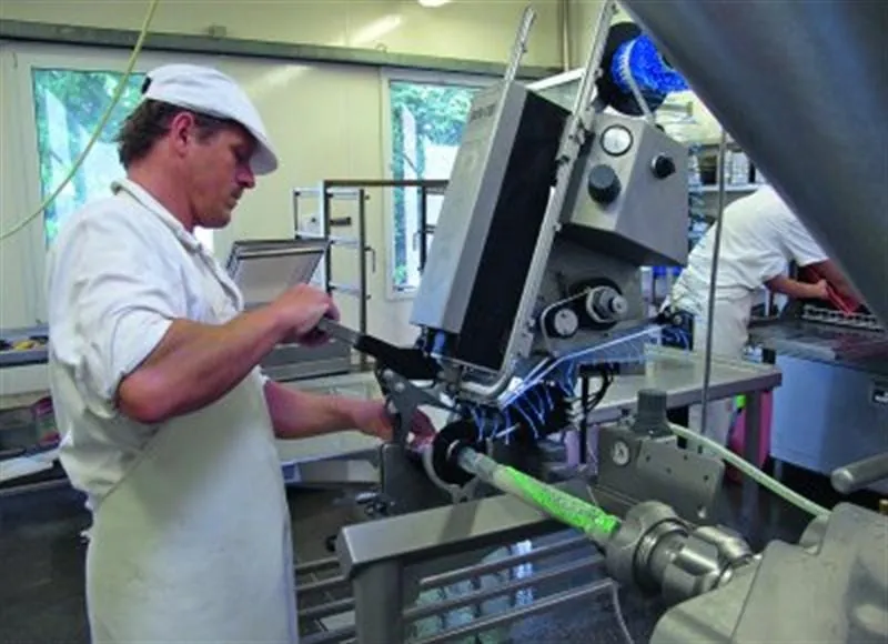 Vielseitiger Doppel-Clip-Halbautomat