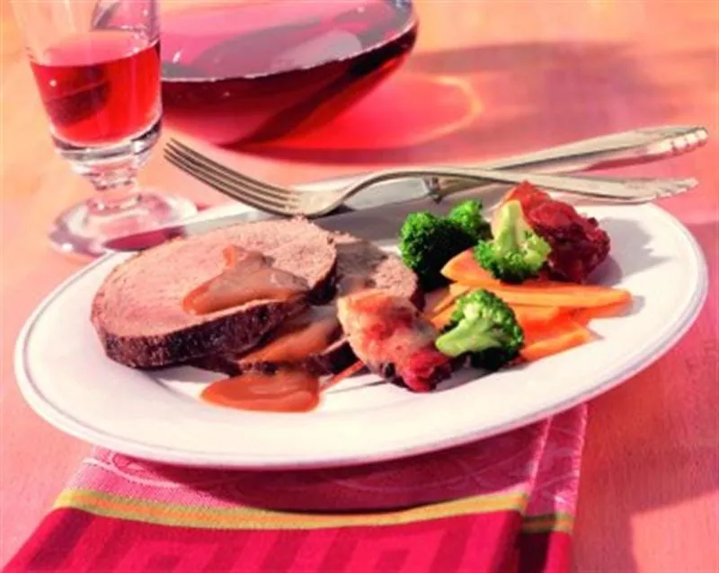 Schwarztee-Lorbeer-Braten