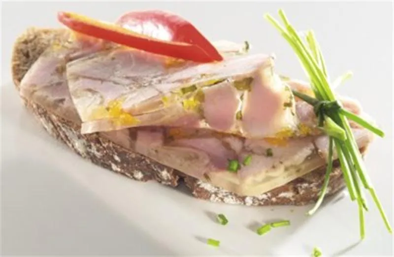 Stabile Sülzen mit Saft und Milch