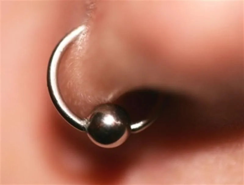 Uhren, Schmuck und Piercings