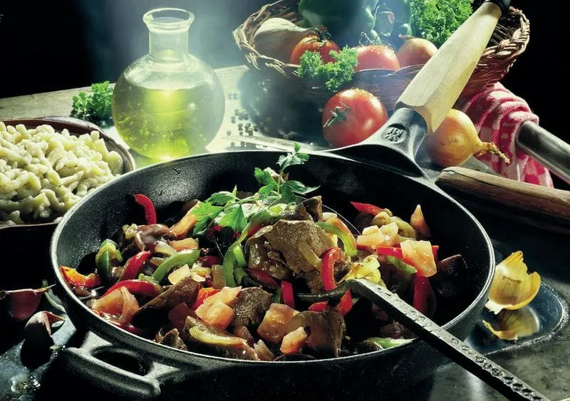 Rehgulasch mit Gemüse