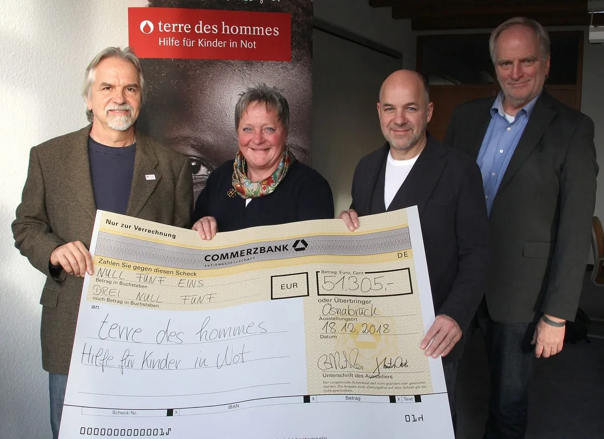 Spendenübergabe: Bedford unterstützt Hilfsprojekte für Kinder in Myanmar