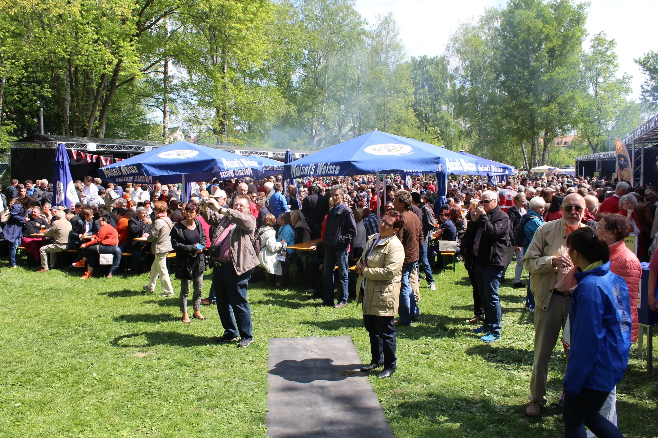 Neuer Fränkischer Bratwurstkönig 2015 gekrönt 2