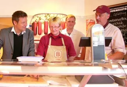 Schleswig-Holstein: Minister besucht Landschlachterei