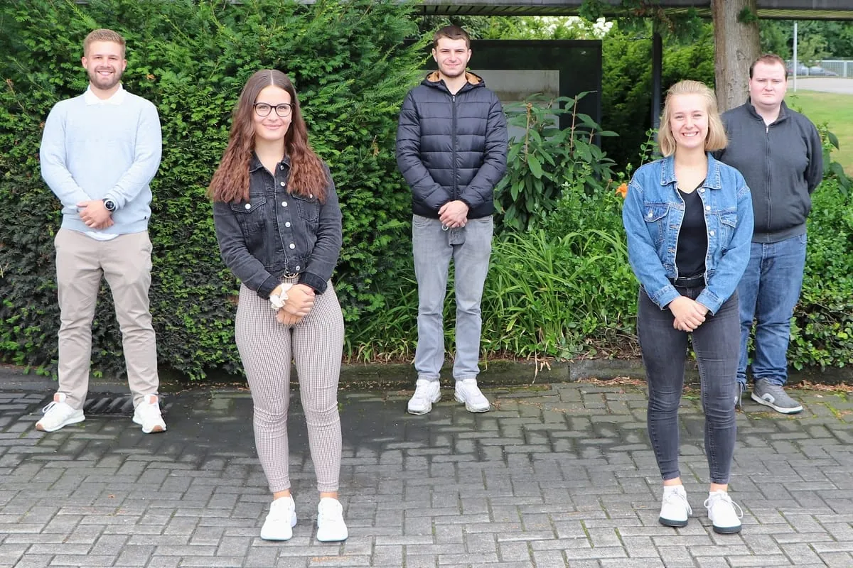 Fünf neue Auszubildende bei Bedford