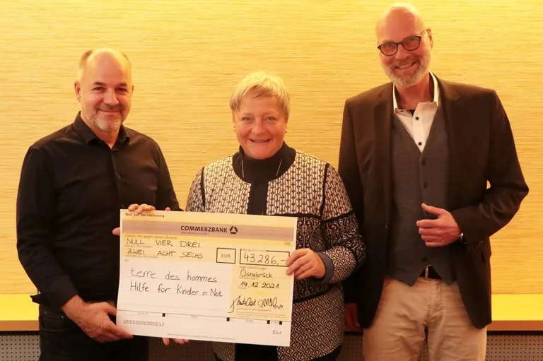 Osnabr&uuml;cker Friedensschinken: Bedford spendet &uuml;ber 43.000 Euro