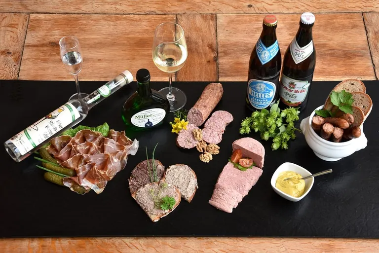 Rhöner Wurst und Schinken kommt zum Verkosten ins Haus