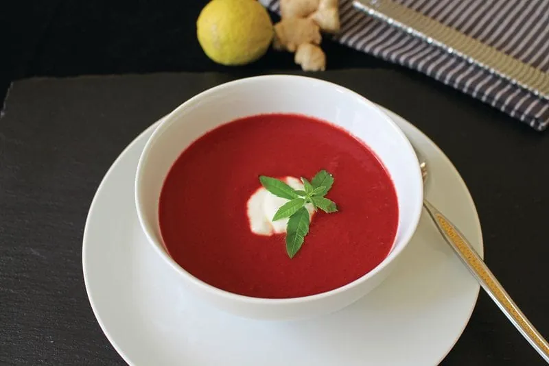 Rote Bete-Suppe mit Kokos