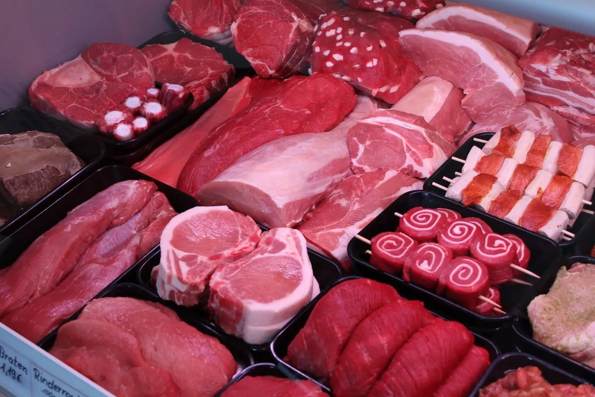 Fleischindustrie: 19 Großbetriebe erzielen ein Viertel des Branchenumsatzes