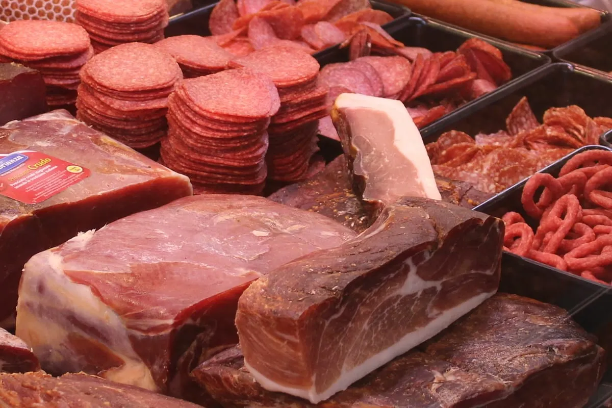Zukünftige Ernährung: Verbraucher wollen Wurst und Schinken
