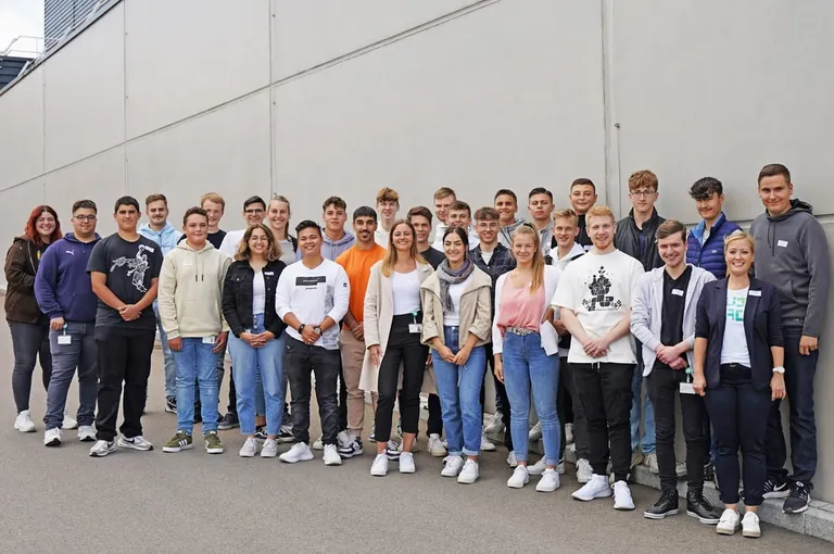 Südpack begrüßt 29 Auszubildende und Studierende
