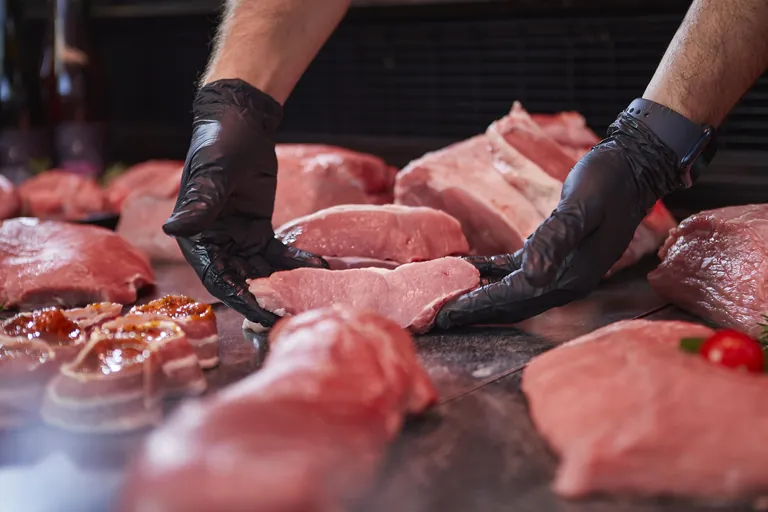 Kalbfleisch bester Qualit&auml;t: Auch Verbraucher profitieren von den strengen Kontrollen im Rahmen des SGS-Pr&uuml;fsystems.