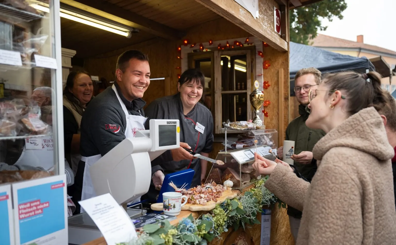 Der Rhöner Wurstmarkt lud zum Genießen ein