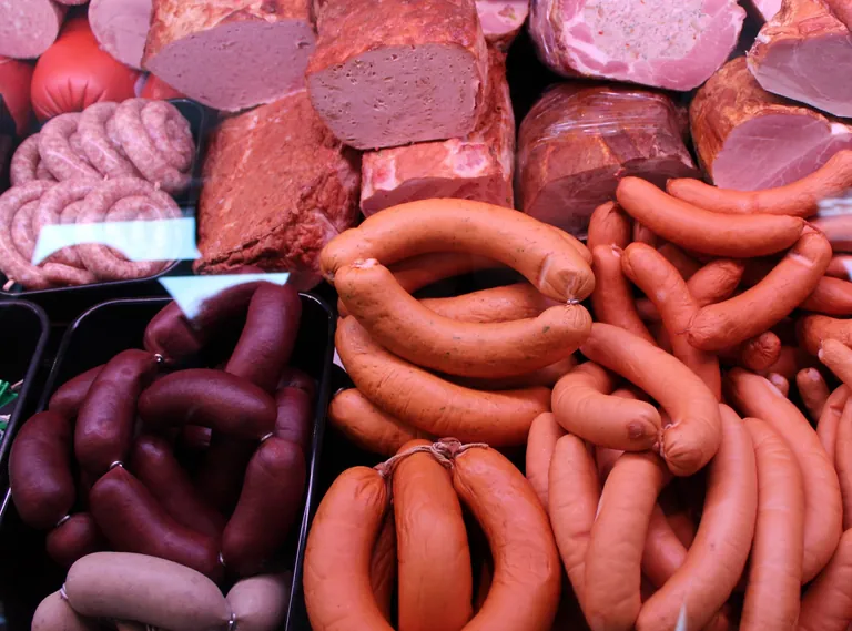 Gegen&uuml;ber dem Vormonat stieg die Inflationsrate bei Fleisch und Fleischwaren im Juli 2025 &uuml;berdurchschnittlich um 0,8 %.