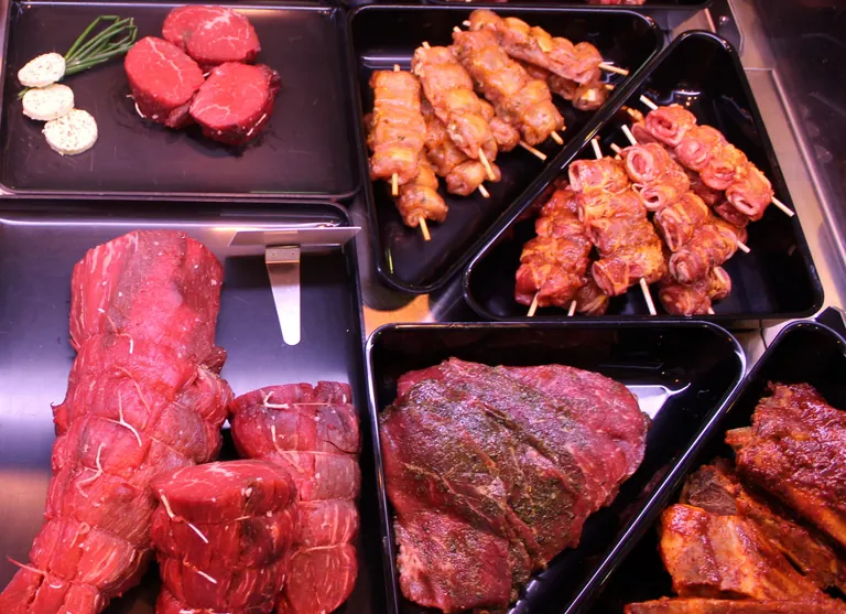 Inflationsrate – Unter anderem für Fleisch und Fleischwaren fiel die Preiserhöhung mit +3,2 % im September 2025 im Vergleich zum Vorjahresmonat deutlich aus.