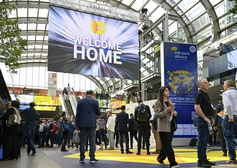 Auf der interpack informieren sich Fachbesucher aus aller Welt &uuml;ber die neuesten Technologien und L&ouml;sungen.